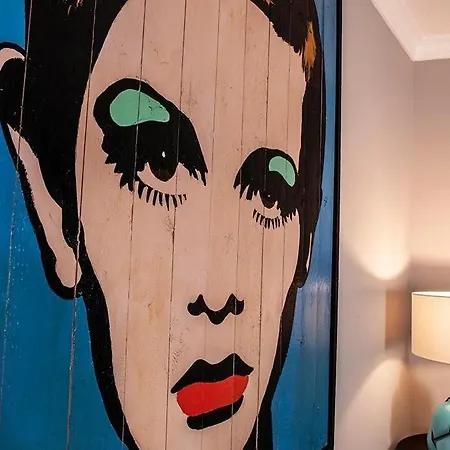 Apartment Ziggy Blues *